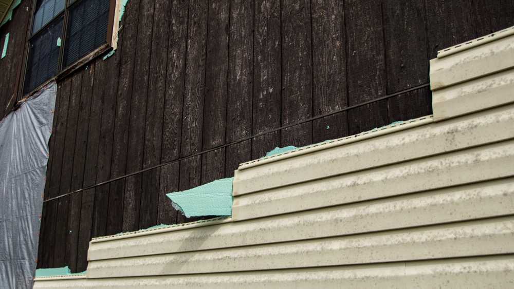 vinyl siding repair