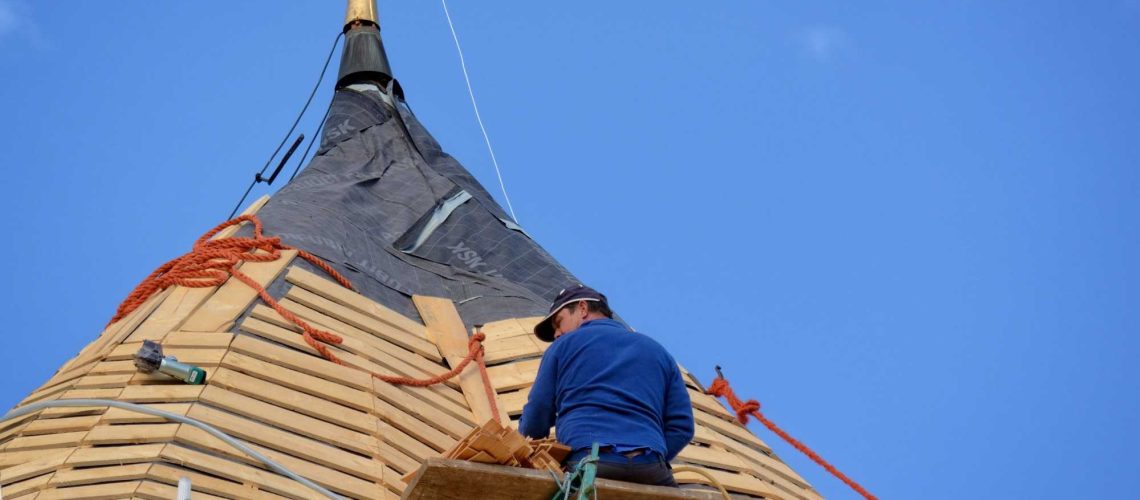 choose a roof repair contractor